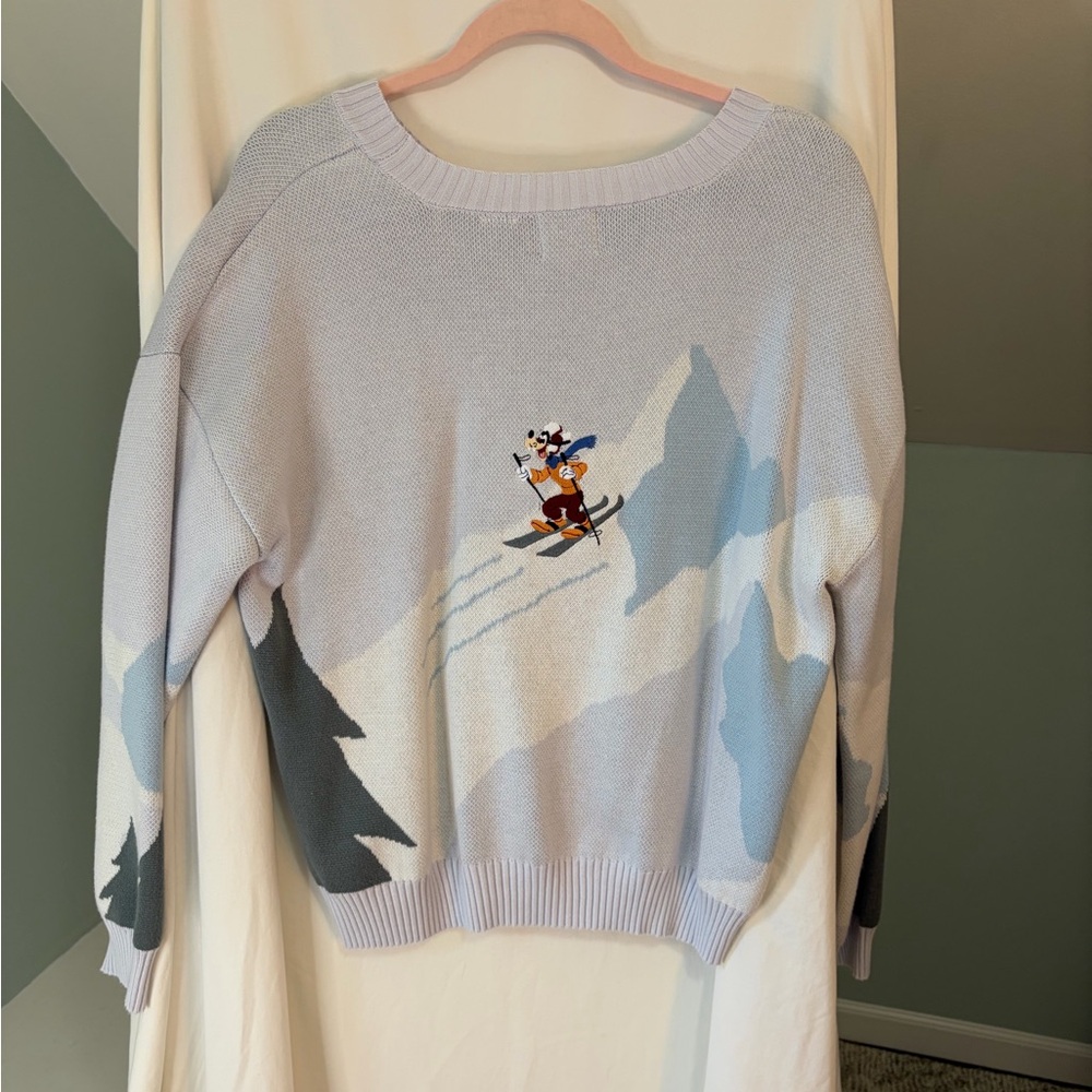Disney’s Mickey & Minnie Ski knit Crew neck Sweater Size Large - Picture 2 of 7